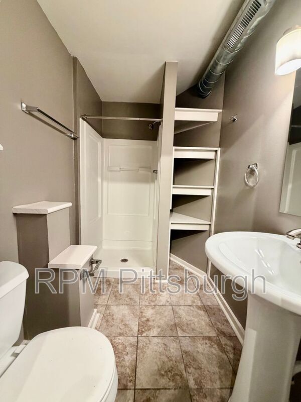 Building Photo - 19 Kosciusko Way