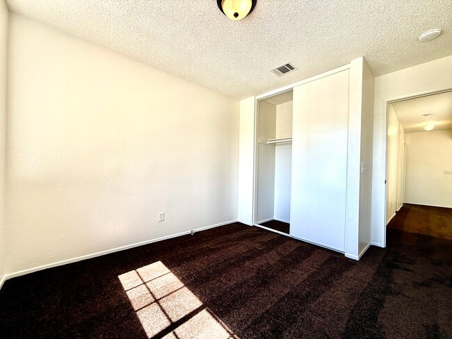 Building Photo - 37416 Daybreak St