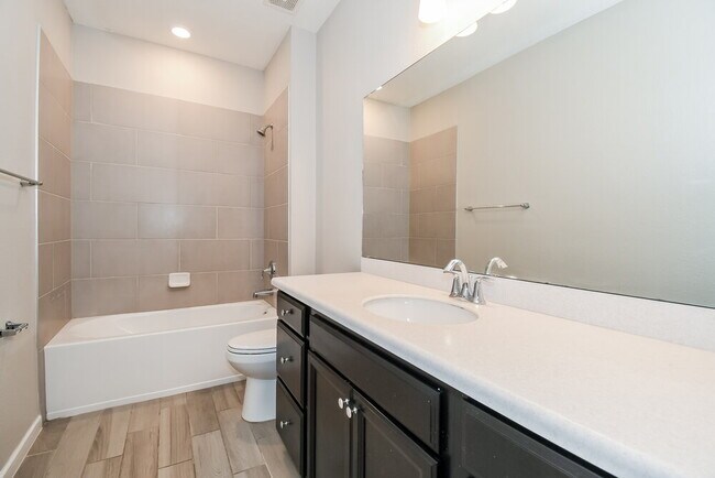 Building Photo - 7015 Longleaf Branch Dr