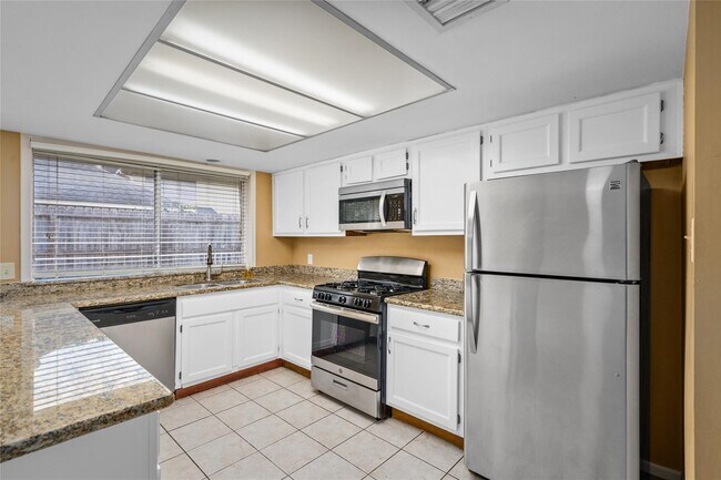 Building Photo - 2315 Woodstream Blvd