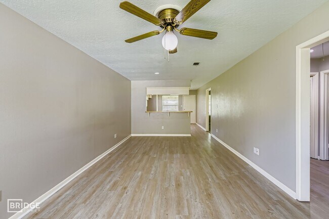 Building Photo - 1611 Hazelwood St