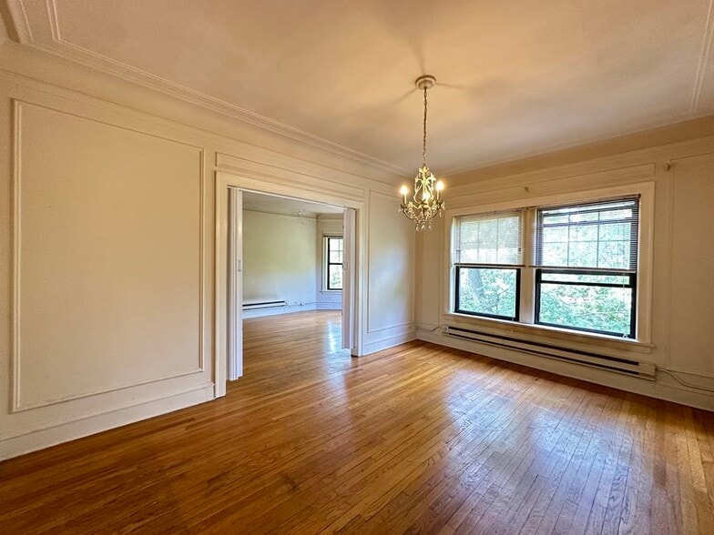 Building Photo - 1314 Oak Ave