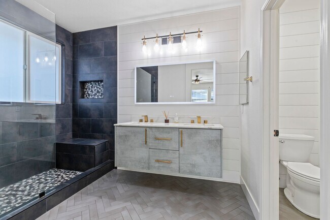 Building Photo - 1292 Paseo Belleza