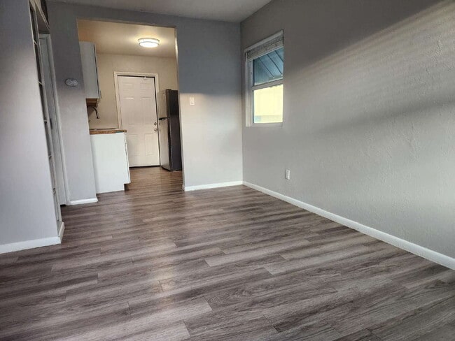 Building Photo - CHARMING 2 BEDROOMS 1 BATHROOM FOR LEASE S...