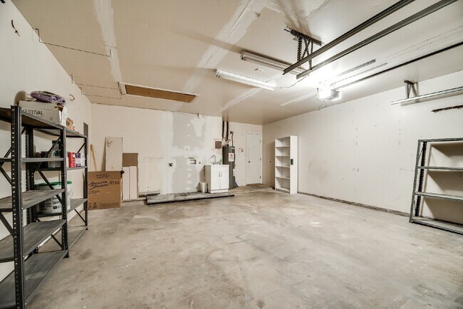 Building Photo - Charming 3-Bedroom Home with 2 Baths in Prime Fort Worth Location