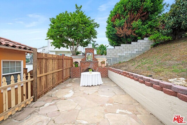 Building Photo - 3715 Homeland Dr