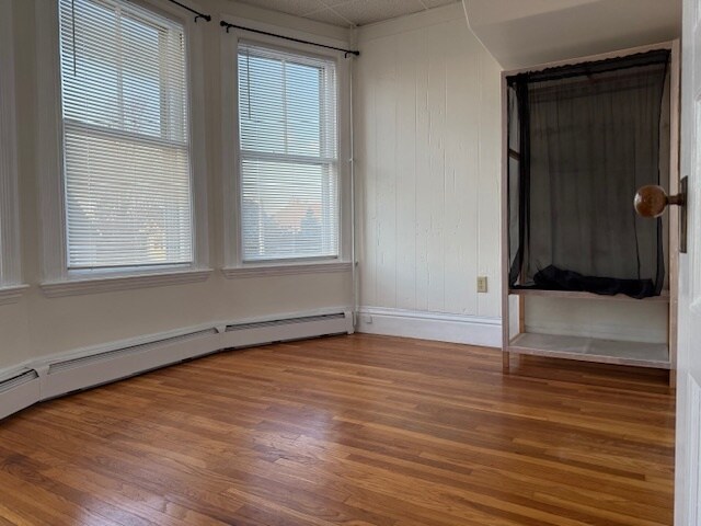 Building Photo - 803 Main St