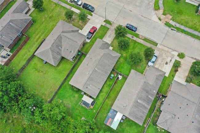 Building Photo - 8802 Shady Vista Ln