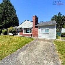 Building Photo - Charming 3 Bedroom Rambler!