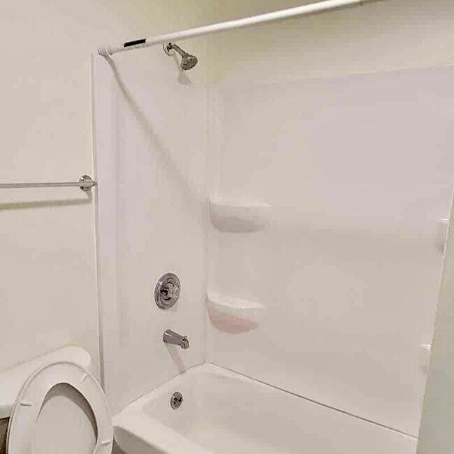 Building Photo - 2407 Carrelton Dr