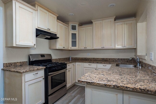Building Photo - 9309 Montgomery Dr
