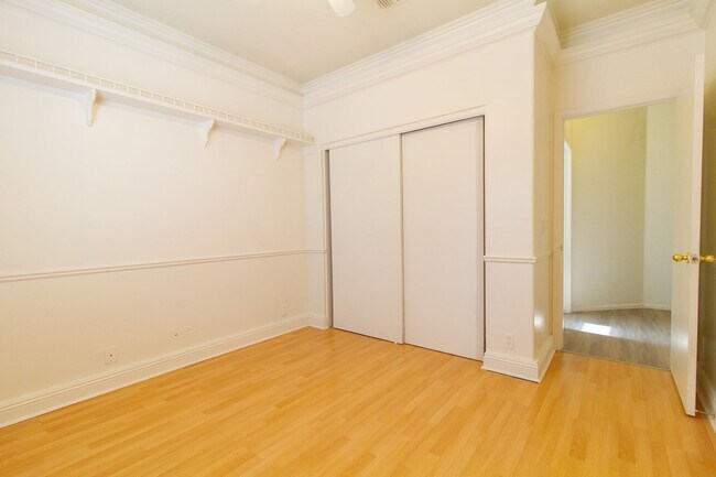 Building Photo - Gorgeous 3 bed, 2 bath home located near 87th Ave and Cactus
