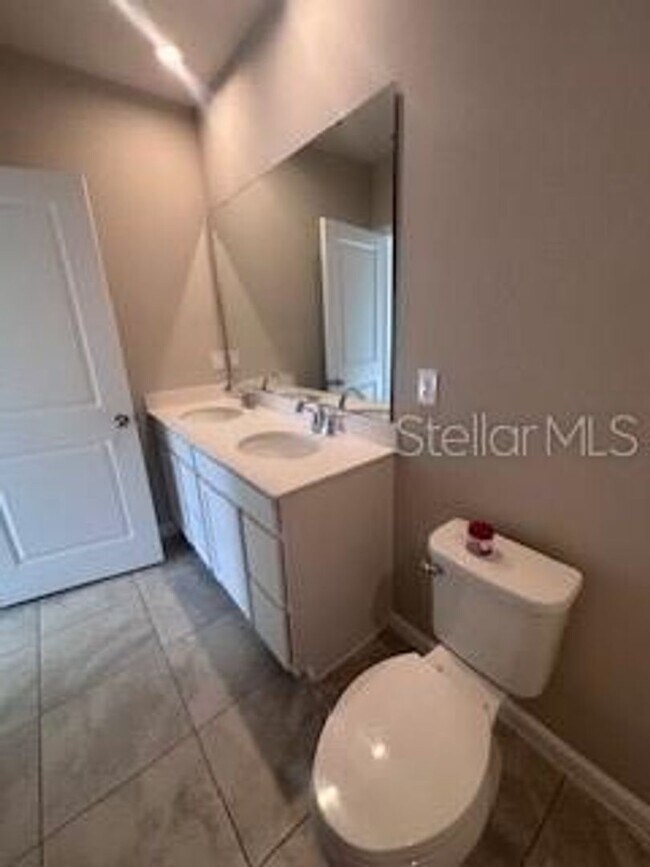 Building Photo - Haines City Charmer