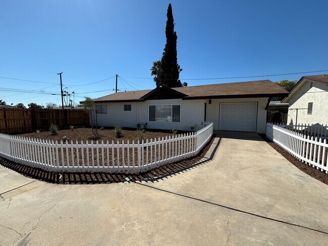 Building Photo - Fully Renovated 3BD/1.5BA House | Eucalyptus Ave, Moreno Valley