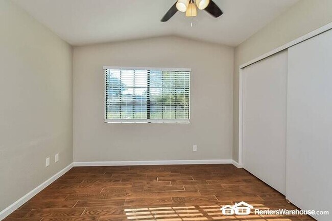 Building Photo - Recently updated 3 Bed, 2 Bath home in Tucson