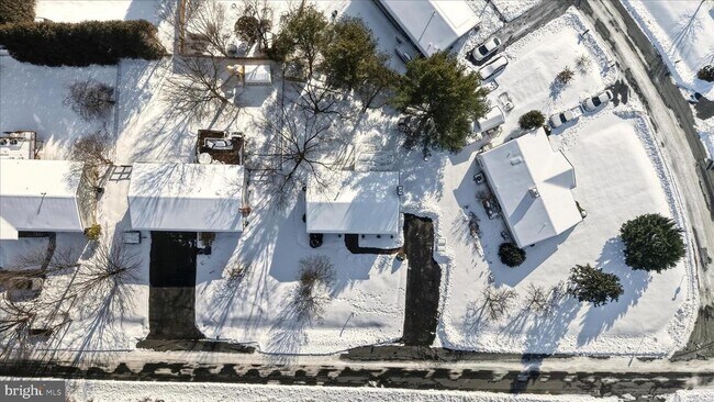 Building Photo - 110 Elaine Dr