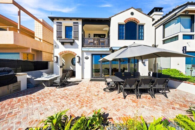 Building Photo - 1228 W Oceanfront