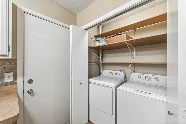 Building Photo - 13460 60th Pl N