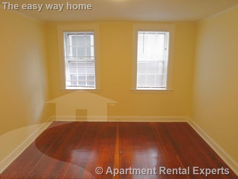 Building Photo - 38 Gibson St