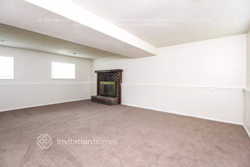 Building Photo - 10970 Newland St