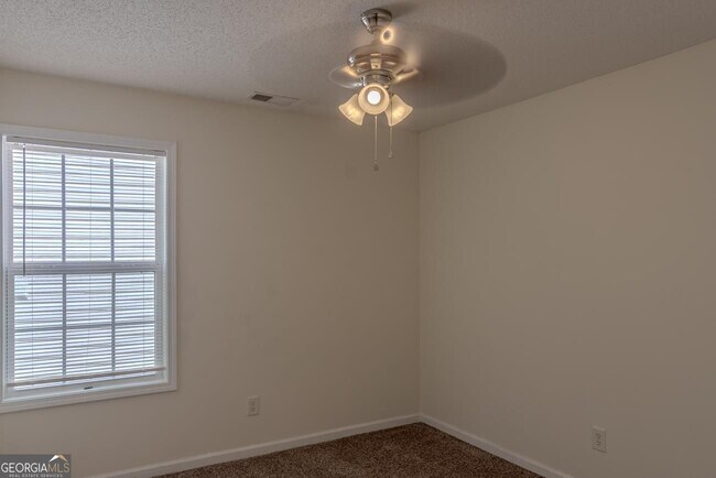 Building Photo - 28 Greystone Ridge