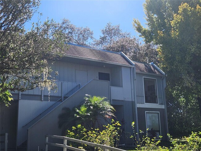 Building Photo - 10 Sheoah Blvd