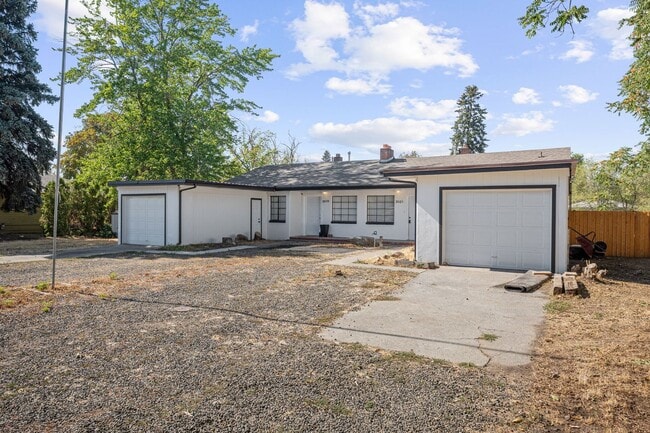 Building Photo - Newly Remodeled West Valley 2 Bed Duplex -...