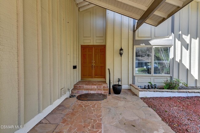 Building Photo - 2923 E Sierra Dr