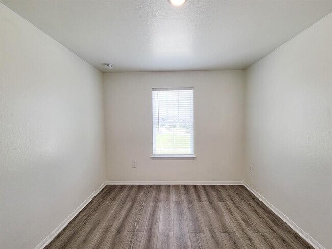 Building Photo - 16230 Dutton Clover Dr