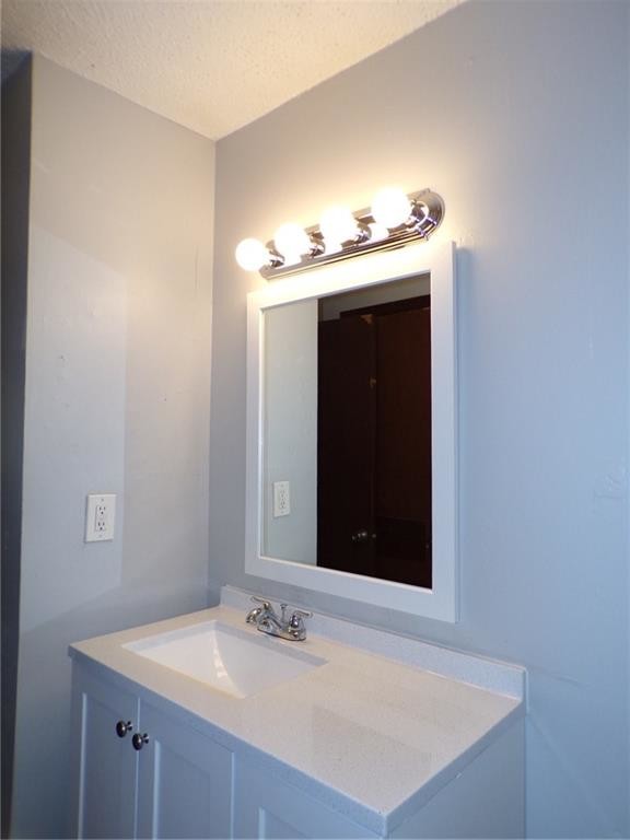 Building Photo - 3061 Overland Dr