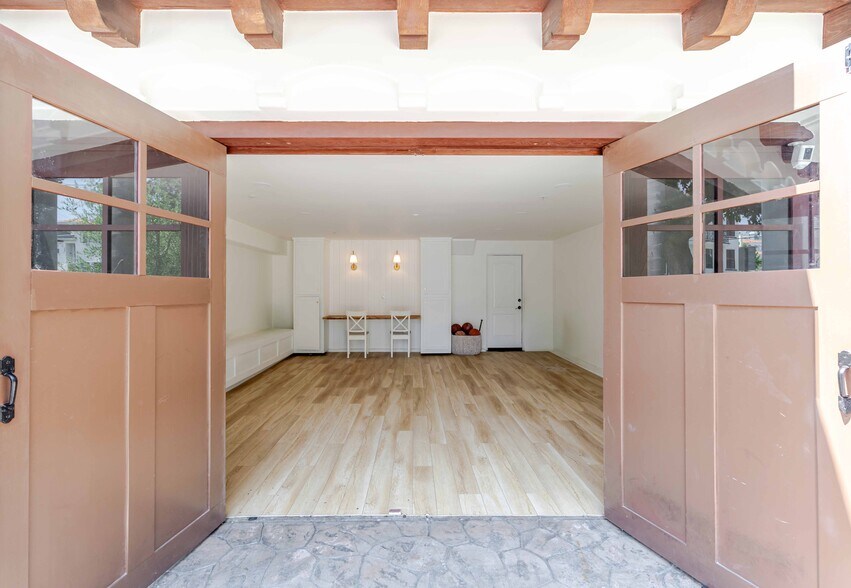 Building Photo - 607 S Gertruda Ave