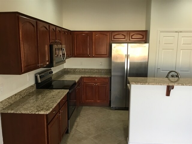Building Photo - 5308 S 53rd Ln