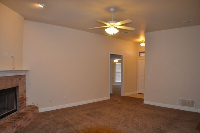 Building Photo - 1220 Randolph Dr
