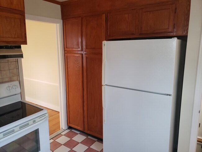 Building Photo - 19 Maplewood Ave