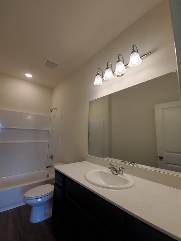 Building Photo - 712 Peach Tree Ln