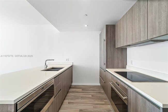 Building Photo - 801 S Miami Ave