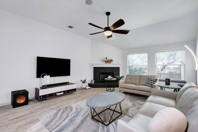 Building Photo - 9815 Lockberry Ln