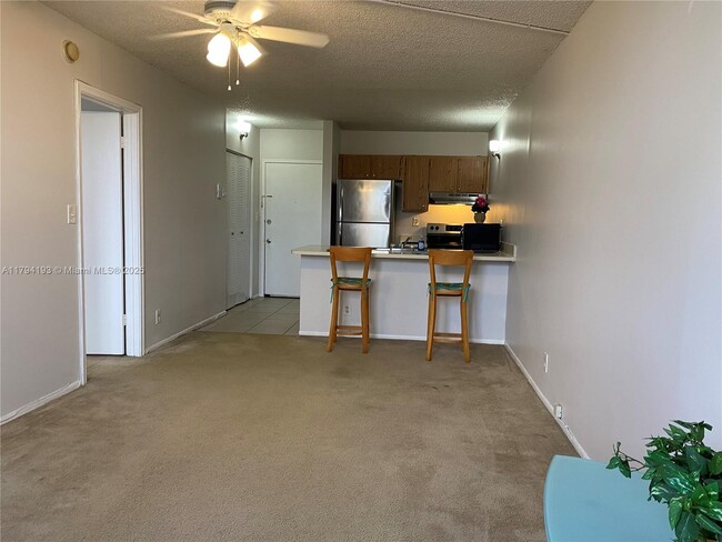 Building Photo - 2501 Riverside Dr