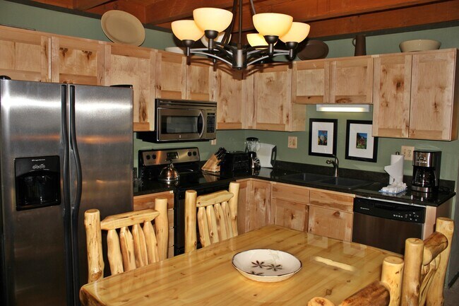 Building Photo - 4200 Lodgepole Cir