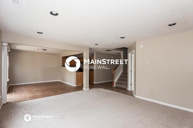 Building Photo - 4 Bedroom Pet-Friendly Home in Charlotte, NC with Main Street Renewal