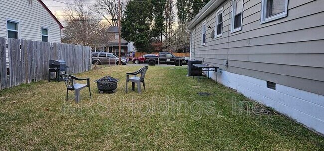 Building Photo - 1824 Meadow Lake Dr