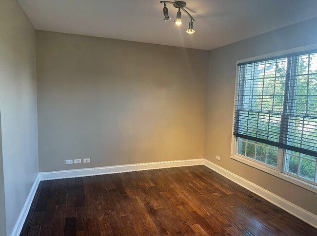 Building Photo - 5490 Fox Path Ln