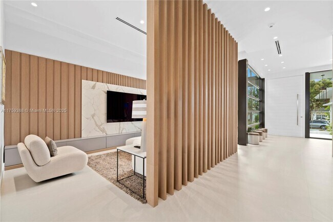 Building Photo - 315 N Shore Dr