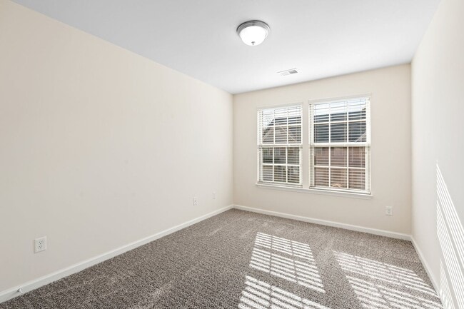 Building Photo - 453 Christiane Way