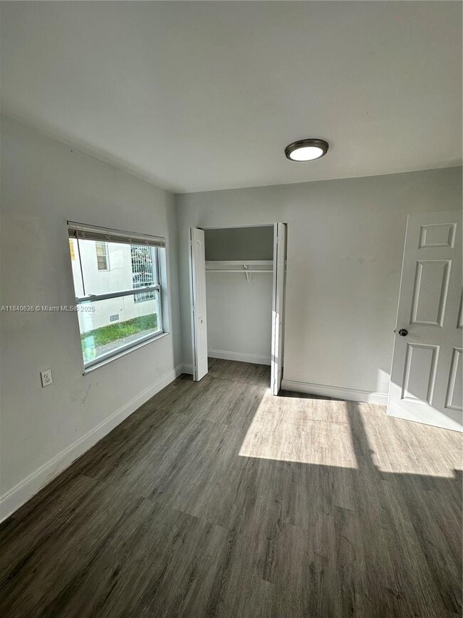 Building Photo - 2111 SW 14th Terrace