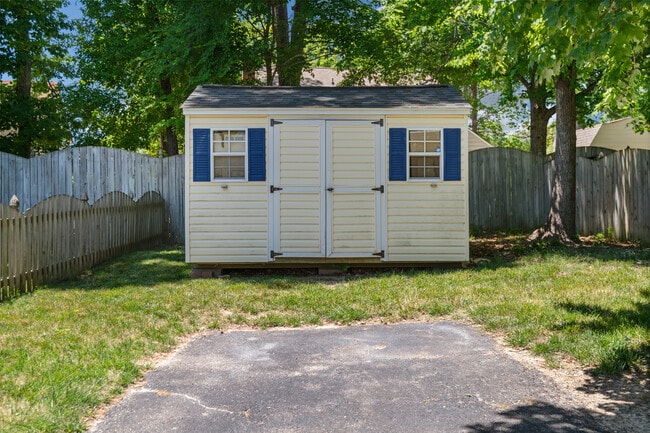 Building Photo - 3924 Liberty Point Dr