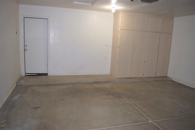 Building Photo - 13323 E Butler St