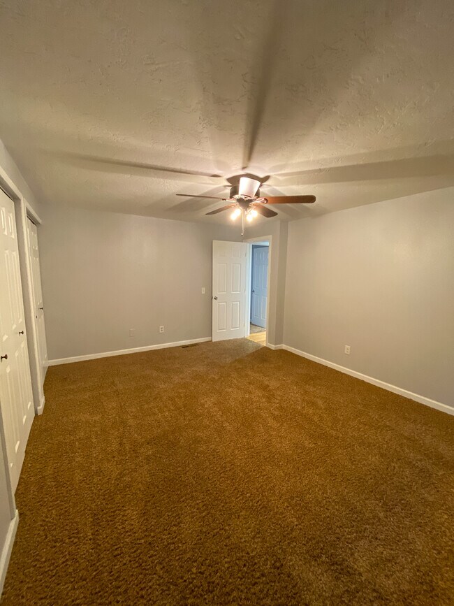 Building Photo - 925 Manzanal St NE