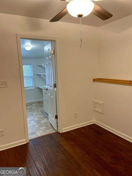 Building Photo - 8940 Bay Dr