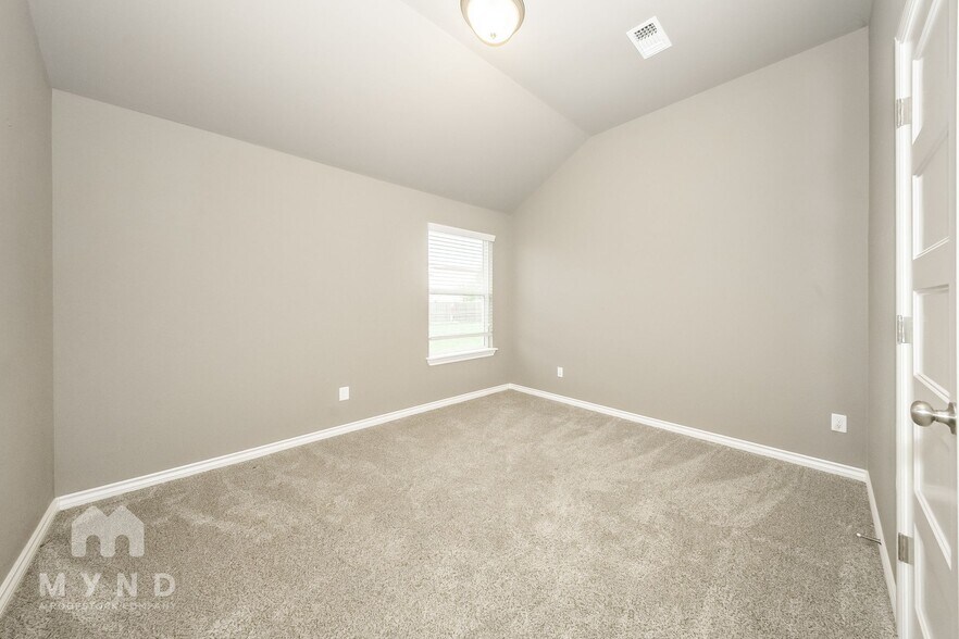 Building Photo - 1019 Merlin Dr